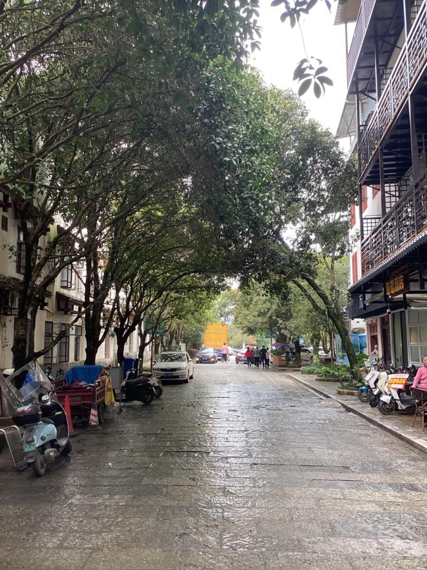Lazzy Inn Yangshuo Exteriör bild