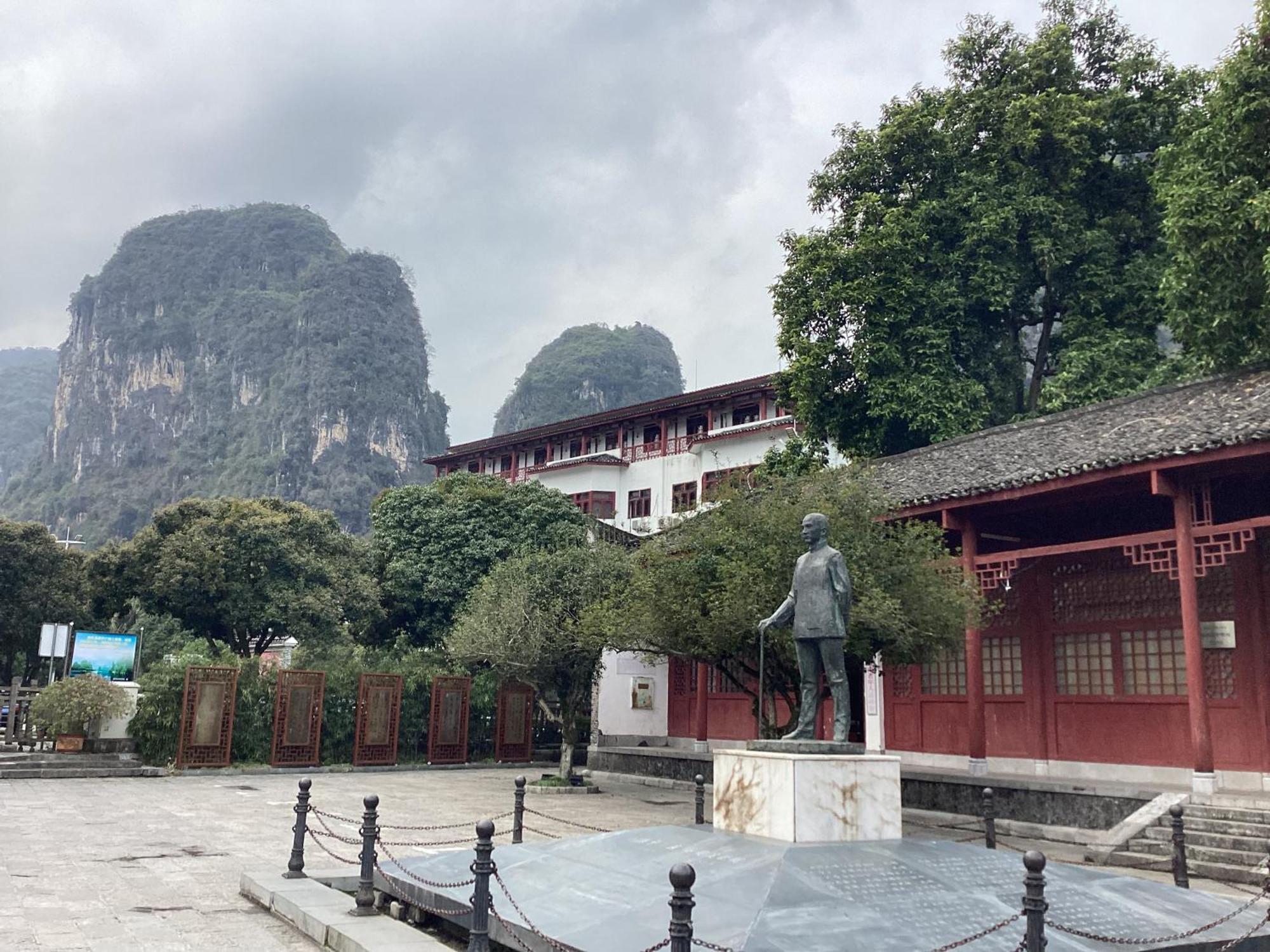 Lazzy Inn Yangshuo Exteriör bild
