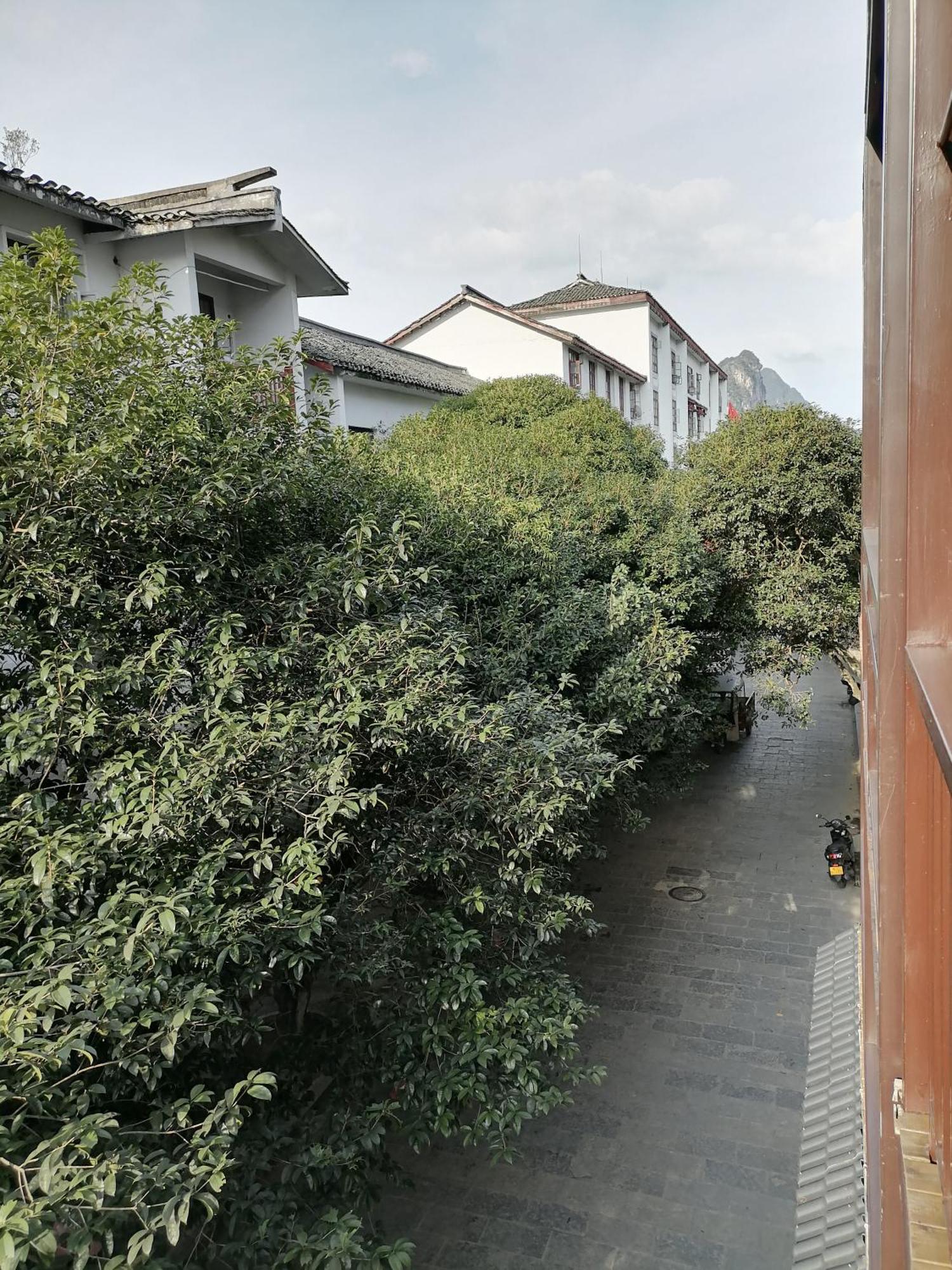 Lazzy Inn Yangshuo Exteriör bild