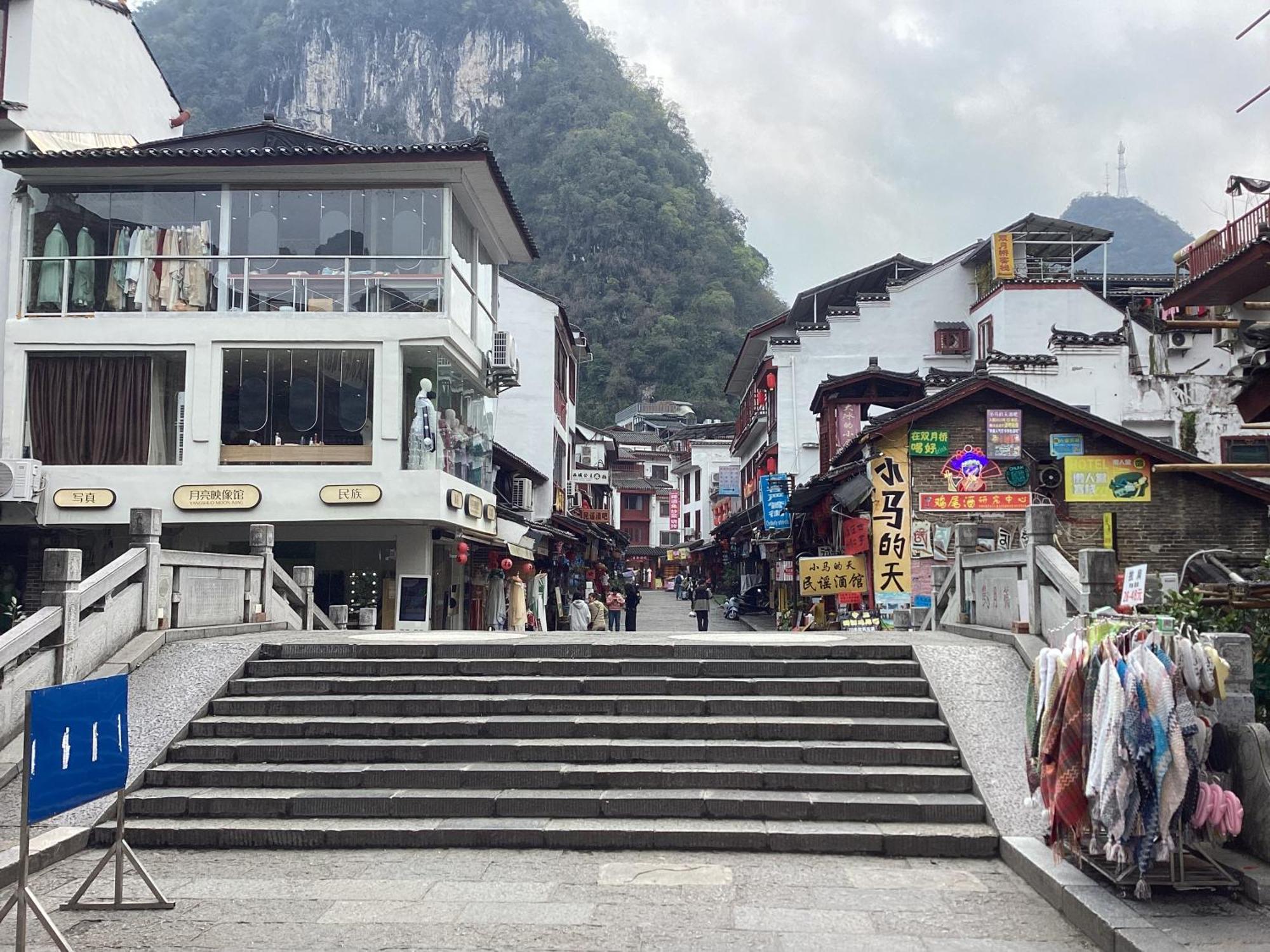 Lazzy Inn Yangshuo Exteriör bild